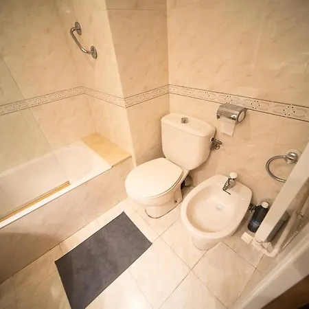 Traditional In Eixample Hostel Barcelona