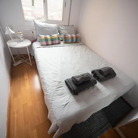 Hostel Traditional In Eixample *