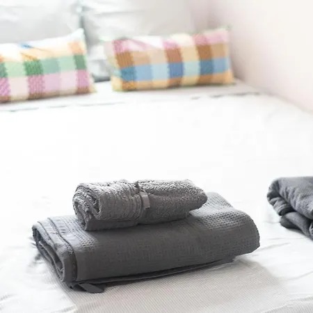 Hostel Traditional In Eixample Barcelona